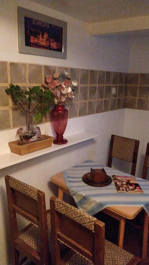 Prague "Above Train Central" Hostel Bagian luar foto